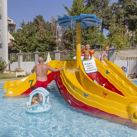 Alenz ホテル マルマリス